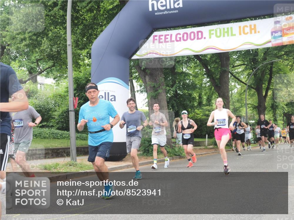 29.06.2025 - hella hamburg halbmarathon KatJ http://msf.ph/oto/8523941 29.06.2025 10:51:41 Zwischen KM18-KM19 1842, 3039, 3182, 3248, 6100, 6174 meine-sportfotos.de