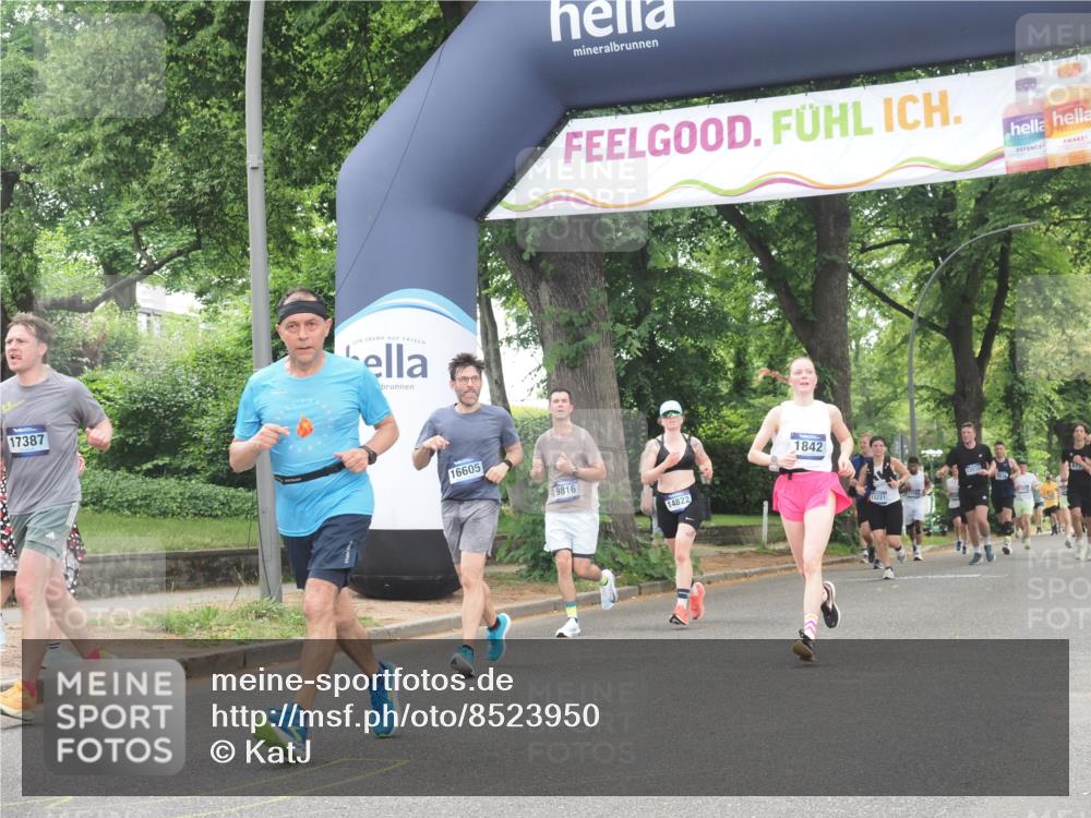 29.06.2025 - hella hamburg halbmarathon KatJ http://msf.ph/oto/8523950 29.06.2025 10:51:41 Zwischen KM18-KM19 1842, 3039, 3182, 3248, 6100, 6174 meine-sportfotos.de