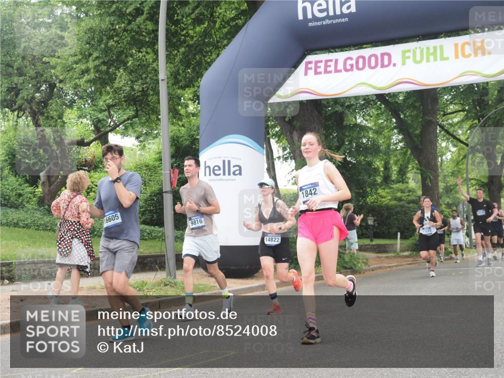 29.06.2025 - hella hamburg halbmarathon KatJ http://msf.ph/oto/8524008 29.06.2025 10:51:42 Zwischen KM18-KM19 1842, 3182, 3248, 6100, 6174 meine-sportfotos.de