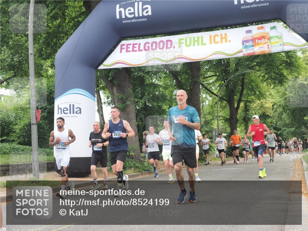 29.06.2025 - hella hamburg halbmarathon KatJ http://msf.ph/oto/8524199 29.06.2025 10:51:49 Zwischen KM18-KM19 2936, 6714 meine-sportfotos.de