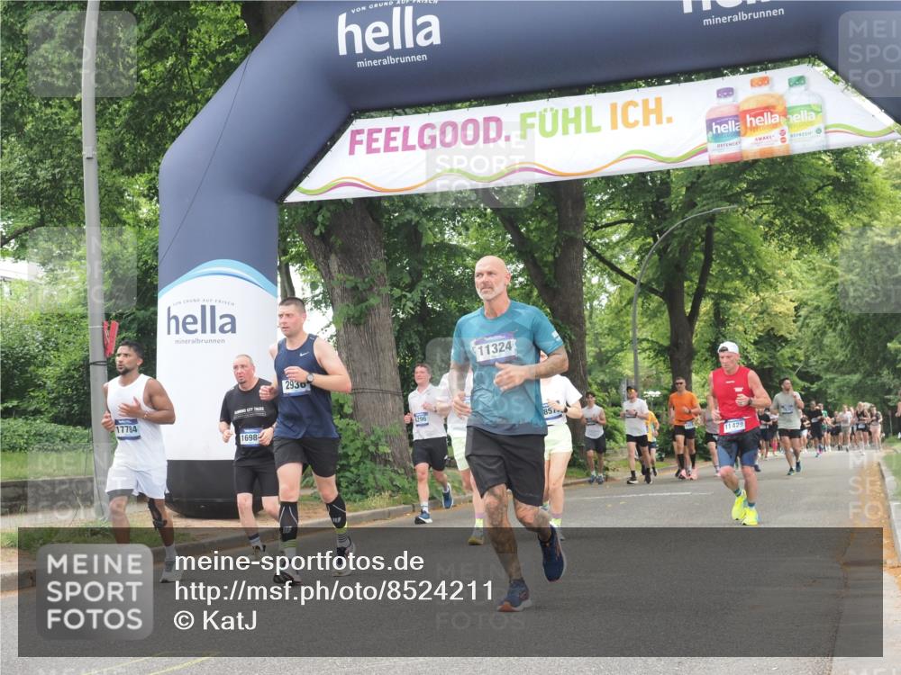 29.06.2025 - hella hamburg halbmarathon KatJ http://msf.ph/oto/8524211 29.06.2025 10:51:49 Zwischen KM18-KM19 2936, 6714 meine-sportfotos.de