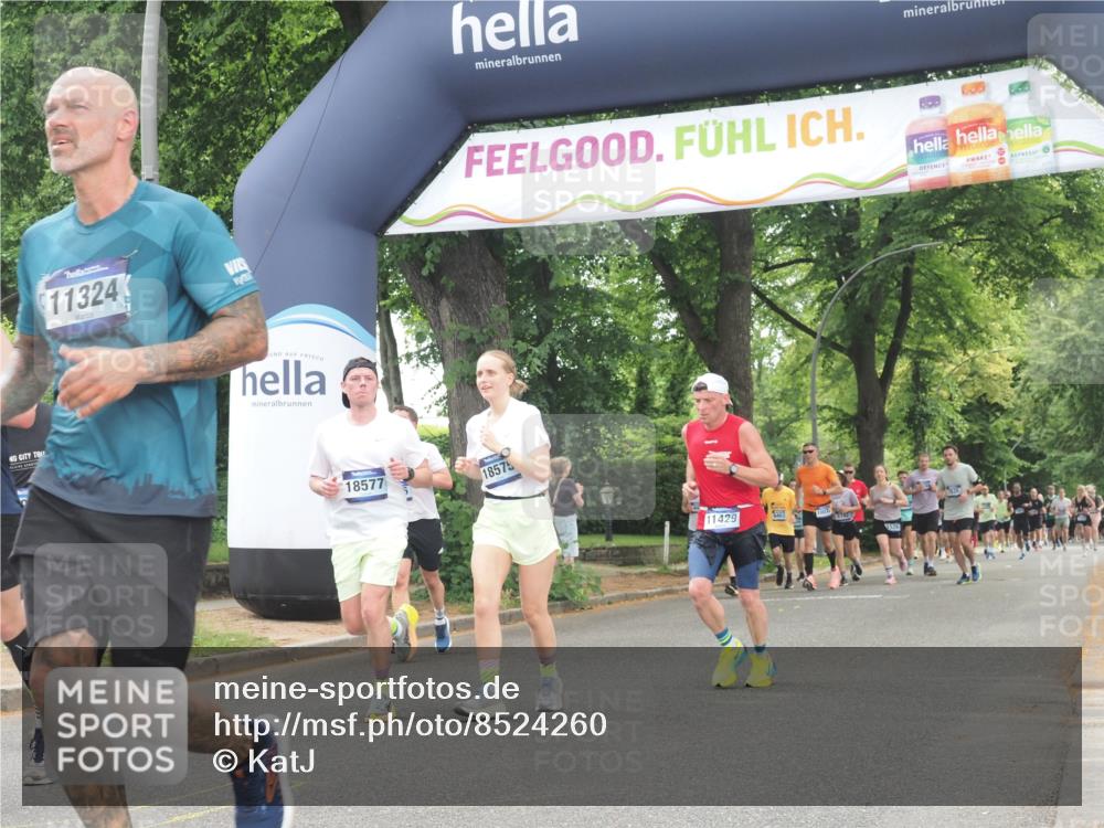 29.06.2025 - hella hamburg halbmarathon KatJ http://msf.ph/oto/8524260 29.06.2025 10:51:50 Zwischen KM18-KM19 2936, 6714 meine-sportfotos.de