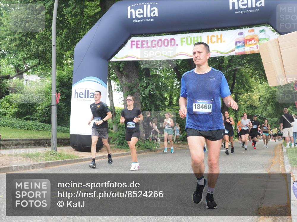 29.06.2025 - hella hamburg halbmarathon KatJ http://msf.ph/oto/8524266 29.06.2025 11:01:23 Zwischen KM18-KM19 1554, 5608, 7187, 7503, 8309, 8558 meine-sportfotos.de