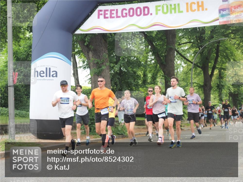 29.06.2025 - hella hamburg halbmarathon KatJ http://msf.ph/oto/8524302 29.06.2025 10:51:54 Zwischen KM18-KM19 1526, 2936, 5742, 0000, 6462, 7935 meine-sportfotos.de