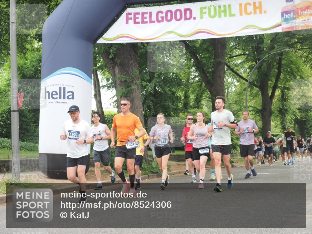 29.06.2025 - hella hamburg halbmarathon KatJ http://msf.ph/oto/8524306 29.06.2025 10:51:54 Zwischen KM18-KM19 1526, 2936, 5742, 0000, 6462, 7935 meine-sportfotos.de