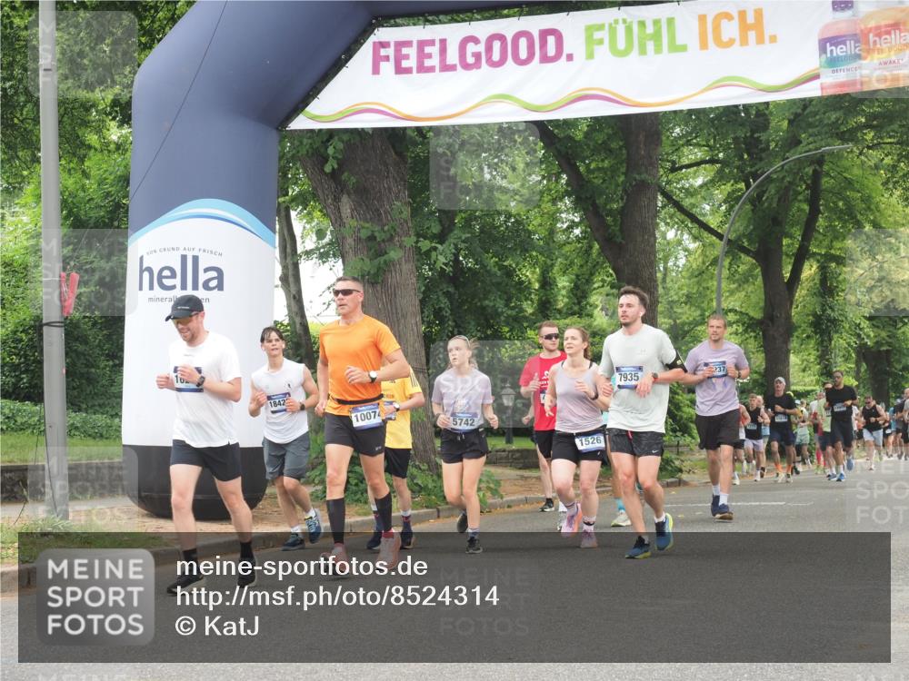 29.06.2025 - hella hamburg halbmarathon KatJ http://msf.ph/oto/8524314 29.06.2025 10:51:55 Zwischen KM18-KM19 1526, 2936, 4146, 5742, 0000, 6462, 7935 meine-sportfotos.de