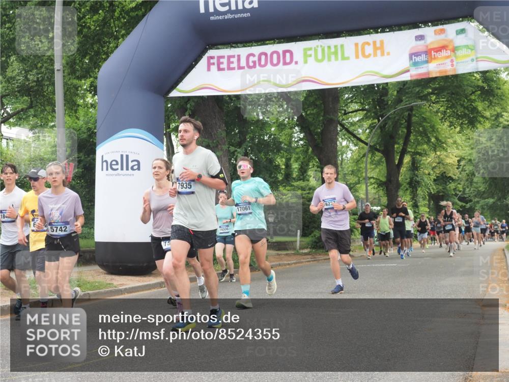29.06.2025 - hella hamburg halbmarathon KatJ http://msf.ph/oto/8524355 29.06.2025 10:51:56 Zwischen KM18-KM19 1526, 2936, 4146, 5742, 0000, 6462, 7935 meine-sportfotos.de