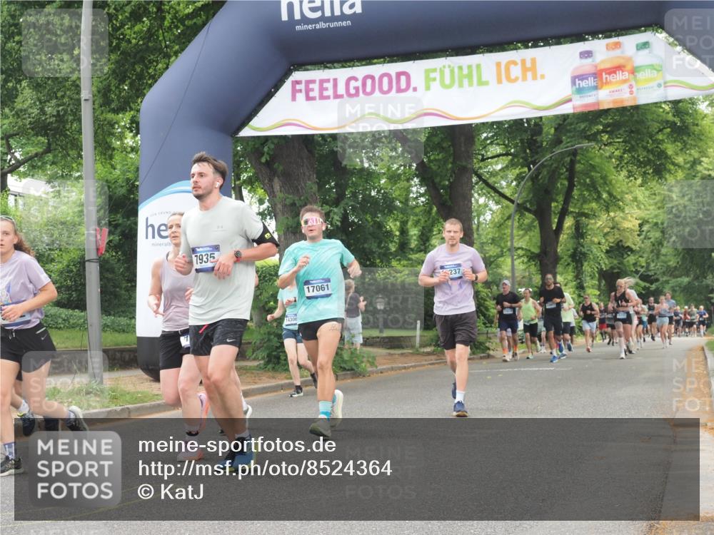 29.06.2025 - hella hamburg halbmarathon KatJ http://msf.ph/oto/8524364 29.06.2025 10:51:57 Zwischen KM18-KM19 1526, 4146, 5742, 0000, 6462, 7935 meine-sportfotos.de