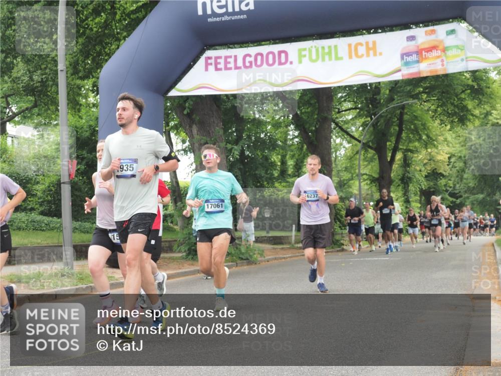 29.06.2025 - hella hamburg halbmarathon KatJ http://msf.ph/oto/8524369 29.06.2025 10:51:57 Zwischen KM18-KM19 1526, 4146, 5742, 0000, 6462, 7935 meine-sportfotos.de