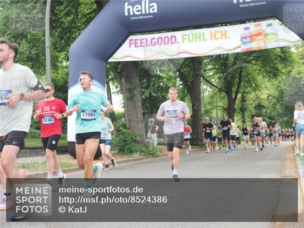 29.06.2025 - hella hamburg halbmarathon KatJ http://msf.ph/oto/8524386 29.06.2025 10:51:57 Zwischen KM18-KM19 1526, 4146, 5742, 0000, 6462, 7935 meine-sportfotos.de
