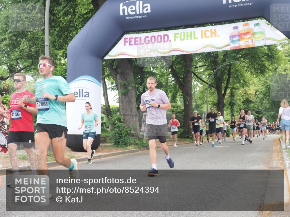 29.06.2025 - hella hamburg halbmarathon KatJ http://msf.ph/oto/8524394 29.06.2025 10:51:58 Zwischen KM18-KM19 1526, 4146, 5742, 0000, 6462, 7935 meine-sportfotos.de