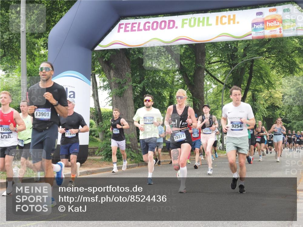 29.06.2025 - hella hamburg halbmarathon KatJ http://msf.ph/oto/8524436 29.06.2025 10:52:02 Zwischen KM18-KM19 1526, 4146, 4613, 7271, 7935 meine-sportfotos.de