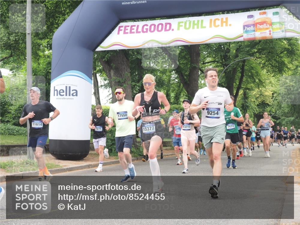 29.06.2025 - hella hamburg halbmarathon KatJ http://msf.ph/oto/8524455 29.06.2025 10:52:03 Zwischen KM18-KM19 4146, 4613, 7271, 7474 meine-sportfotos.de
