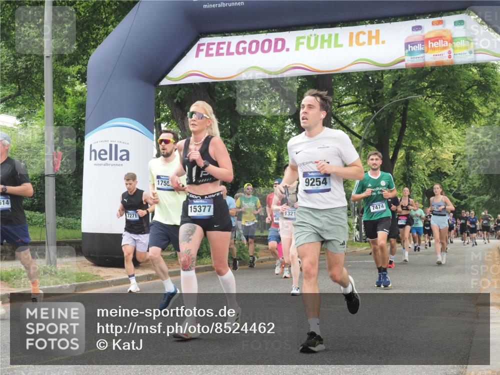 29.06.2025 - hella hamburg halbmarathon KatJ http://msf.ph/oto/8524462 29.06.2025 10:52:03 Zwischen KM18-KM19 4146, 4613, 7271, 7474 meine-sportfotos.de