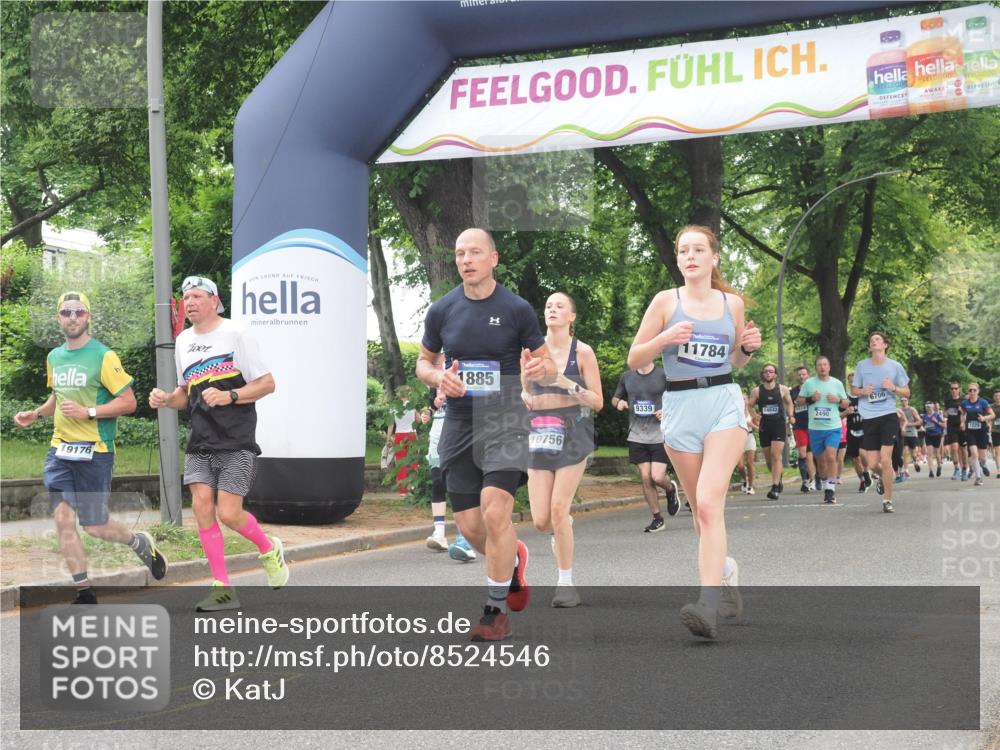29.06.2025 - hella hamburg halbmarathon KatJ http://msf.ph/oto/8524546 29.06.2025 10:52:07 Zwischen KM18-KM19 1885, 4613, 7271, 7474 meine-sportfotos.de