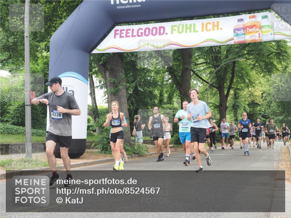 29.06.2025 - hella hamburg halbmarathon KatJ http://msf.ph/oto/8524567 29.06.2025 10:52:09 Zwischen KM18-KM19 1885, 2490, 4613, 6706, 7271, 7474 meine-sportfotos.de