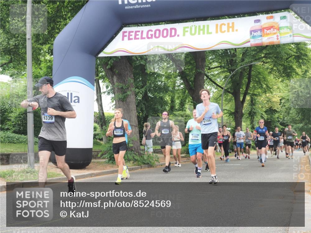29.06.2025 - hella hamburg halbmarathon KatJ http://msf.ph/oto/8524569 29.06.2025 10:52:10 Zwischen KM18-KM19 1885, 2490, 4613, 6706, 7474, 7907 meine-sportfotos.de