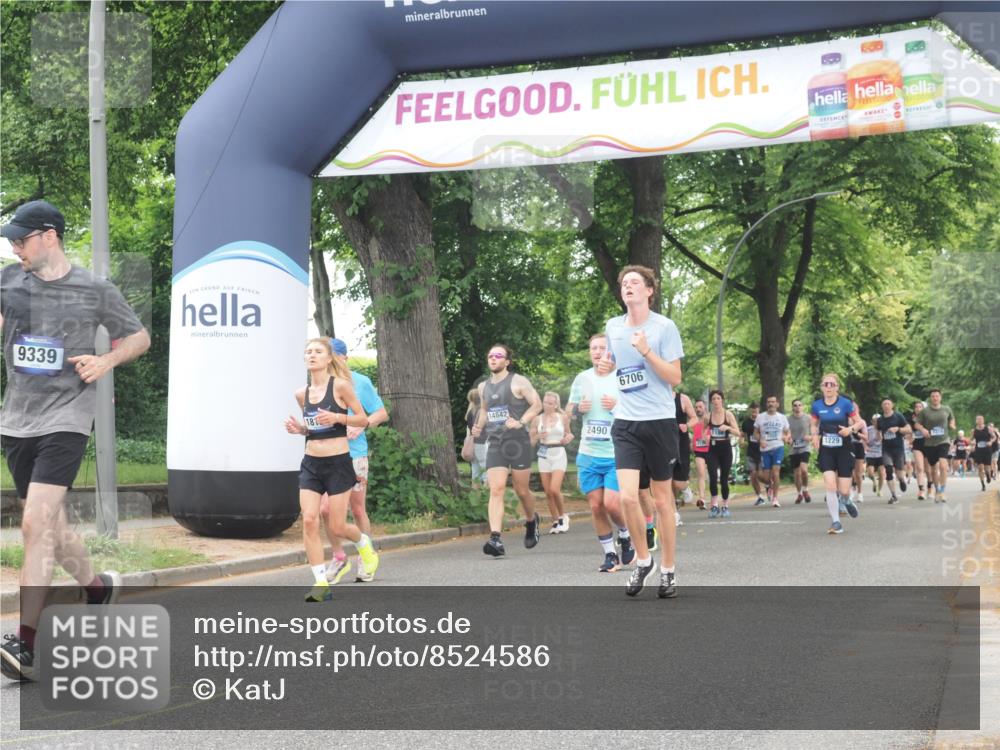 29.06.2025 - hella hamburg halbmarathon KatJ http://msf.ph/oto/8524586 29.06.2025 10:52:10 Zwischen KM18-KM19 1885, 2490, 4613, 6706, 7474, 7907 meine-sportfotos.de
