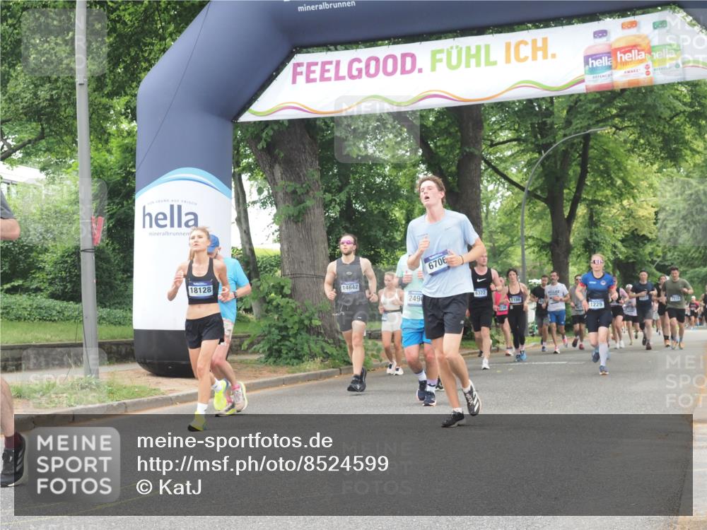 29.06.2025 - hella hamburg halbmarathon KatJ http://msf.ph/oto/8524599 29.06.2025 10:52:10 Zwischen KM18-KM19 1885, 2490, 4613, 6706, 7474, 7907 meine-sportfotos.de