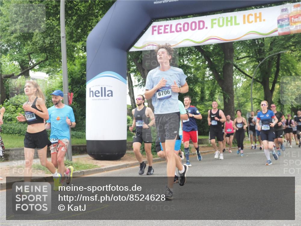 29.06.2025 - hella hamburg halbmarathon KatJ http://msf.ph/oto/8524628 29.06.2025 10:52:11 Zwischen KM18-KM19 1186, 1229, 1885, 2490, 5073, 6706, 7474, 7907 meine-sportfotos.de