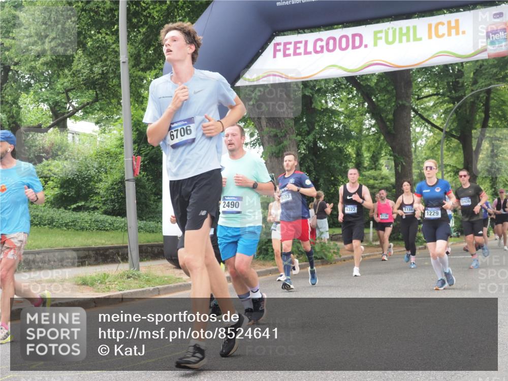 29.06.2025 - hella hamburg halbmarathon KatJ http://msf.ph/oto/8524641 29.06.2025 10:52:12 Zwischen KM18-KM19 1186, 1229, 1885, 2490, 5073, 6706, 7907 meine-sportfotos.de