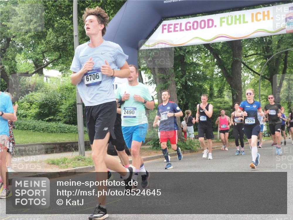 29.06.2025 - hella hamburg halbmarathon KatJ http://msf.ph/oto/8524645 29.06.2025 10:52:12 Zwischen KM18-KM19 1186, 1229, 1885, 2490, 5073, 6706, 7907 meine-sportfotos.de