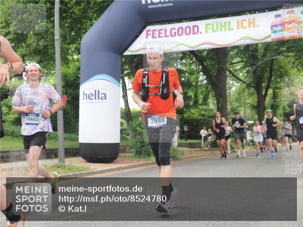 29.06.2025 - hella hamburg halbmarathon KatJ http://msf.ph/oto/8524780 29.06.2025 10:52:20 Zwischen KM18-KM19 1559, 2136, 3328, 4307, 6322, 7210, 7211, 7888 meine-sportfotos.de