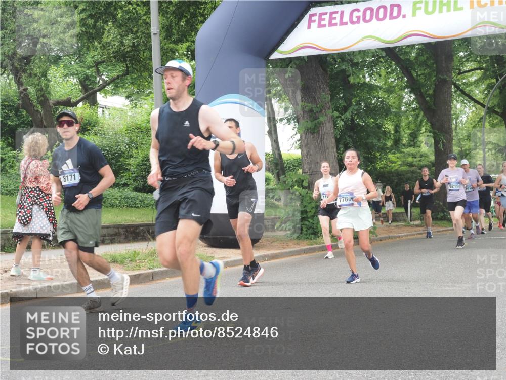 29.06.2025 - hella hamburg halbmarathon KatJ http://msf.ph/oto/8524846 29.06.2025 10:52:23 Zwischen KM18-KM19 1062, 1559, 3328, 7210, 7211, 7760, 7888, 8171 meine-sportfotos.de