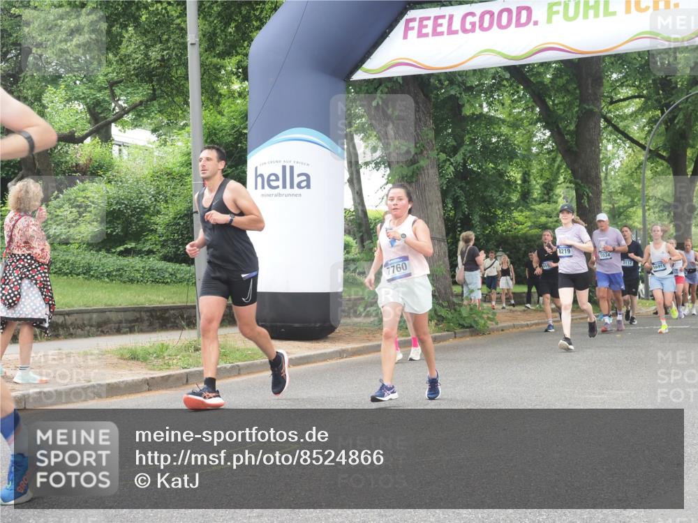 29.06.2025 - hella hamburg halbmarathon KatJ http://msf.ph/oto/8524866 29.06.2025 10:52:24 Zwischen KM18-KM19 1062, 1559, 3328, 7760, 7888, 8171, 8219 meine-sportfotos.de