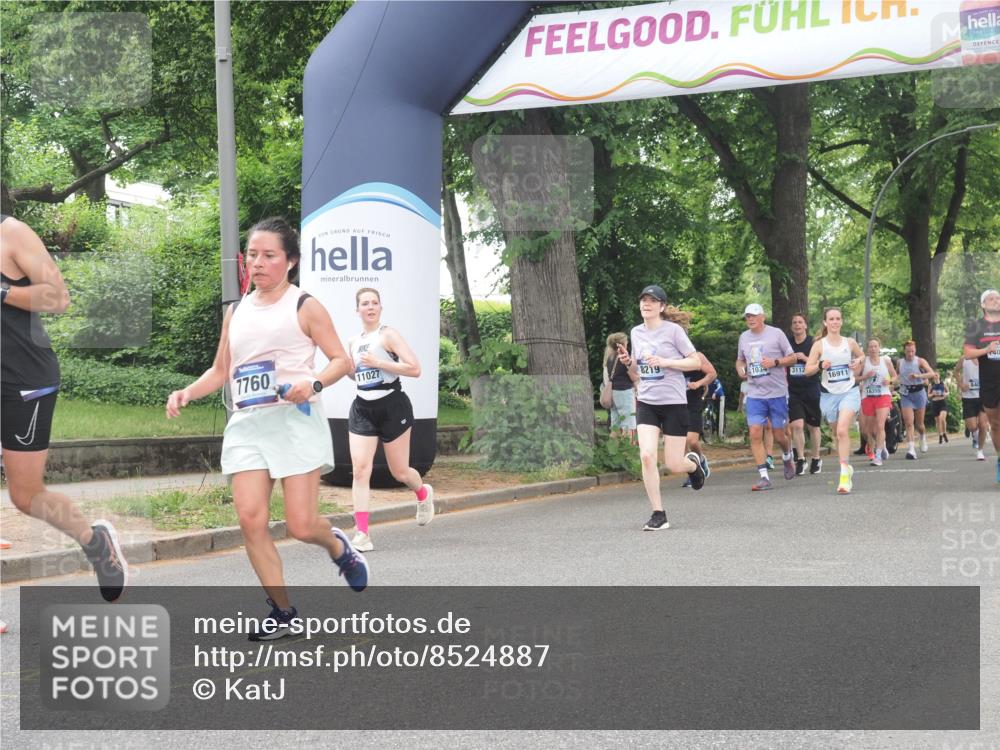 29.06.2025 - hella hamburg halbmarathon KatJ http://msf.ph/oto/8524887 29.06.2025 10:52:25 Zwischen KM18-KM19 1062, 3328, 7760, 8171, 8219 meine-sportfotos.de