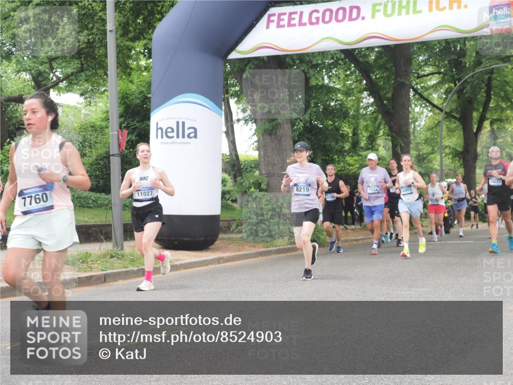 29.06.2025 - hella hamburg halbmarathon KatJ http://msf.ph/oto/8524903 29.06.2025 10:52:25 Zwischen KM18-KM19 1062, 3328, 7760, 8171, 8219 meine-sportfotos.de