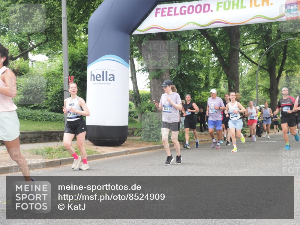 29.06.2025 - hella hamburg halbmarathon KatJ http://msf.ph/oto/8524909 29.06.2025 10:52:25 Zwischen KM18-KM19 1062, 3328, 7760, 8171, 8219 meine-sportfotos.de