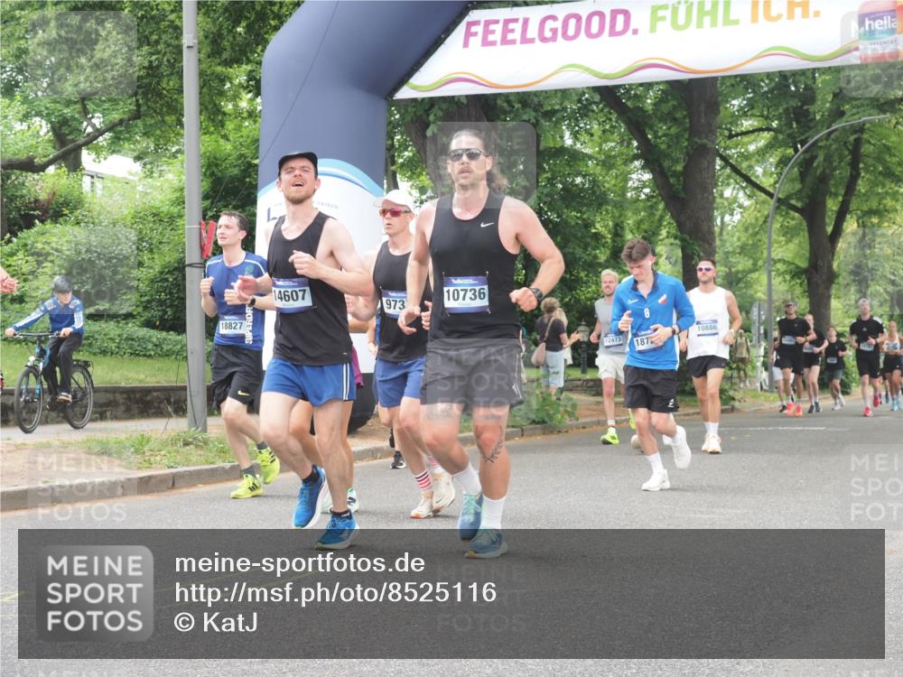29.06.2025 - hella hamburg halbmarathon KatJ http://msf.ph/oto/8525116 29.06.2025 10:52:34 Zwischen KM18-KM19 1034, 3112, 5464, 6590, 7826, 8405 meine-sportfotos.de