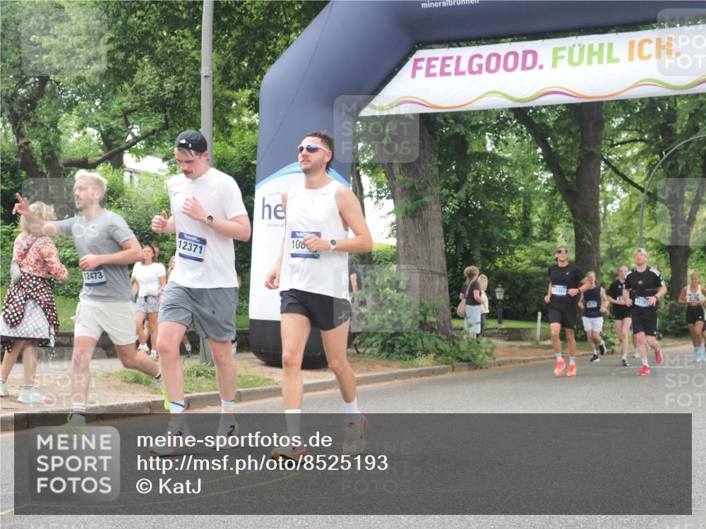 29.06.2025 - hella hamburg halbmarathon KatJ http://msf.ph/oto/8525193 29.06.2025 10:52:37 Zwischen KM18-KM19 7826 meine-sportfotos.de