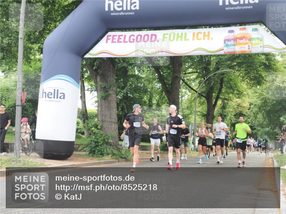 29.06.2025 - hella hamburg halbmarathon KatJ http://msf.ph/oto/8525218 29.06.2025 10:52:39 Zwischen KM18-KM19 3746, 4488, 7826 meine-sportfotos.de