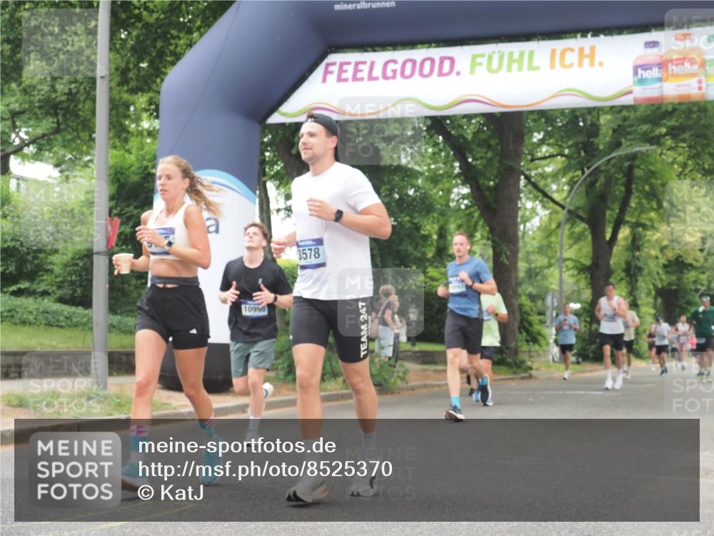 29.06.2025 - hella hamburg halbmarathon KatJ http://msf.ph/oto/8525370 29.06.2025 10:52:44 Zwischen KM18-KM19 3578, 3746, 4488, 6572 meine-sportfotos.de