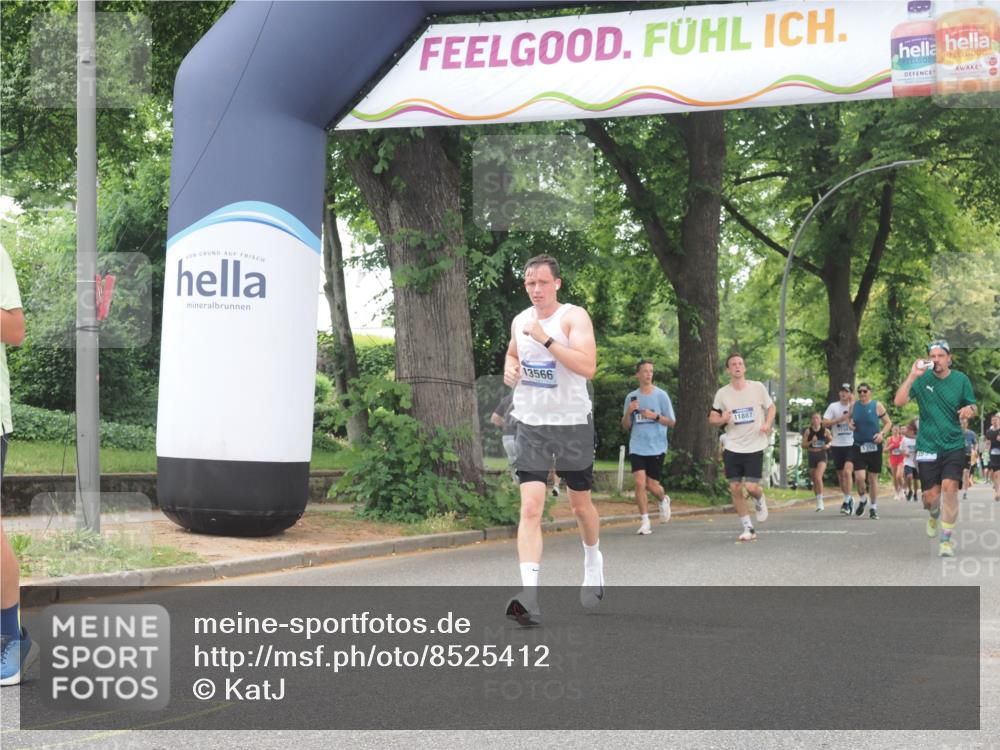 29.06.2025 - hella hamburg halbmarathon KatJ http://msf.ph/oto/8525412 29.06.2025 10:52:48 Zwischen KM18-KM19 3578, 6572 meine-sportfotos.de