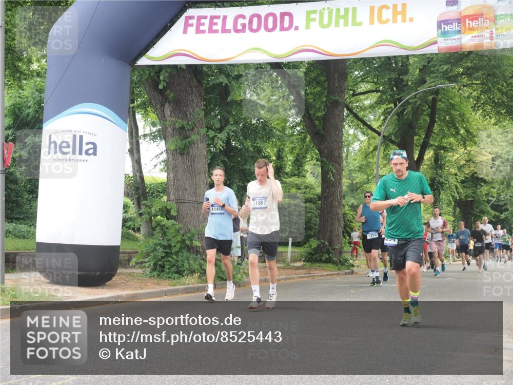 29.06.2025 - hella hamburg halbmarathon KatJ http://msf.ph/oto/8525443 29.06.2025 10:52:50 Zwischen KM18-KM19 3994, 6572 meine-sportfotos.de