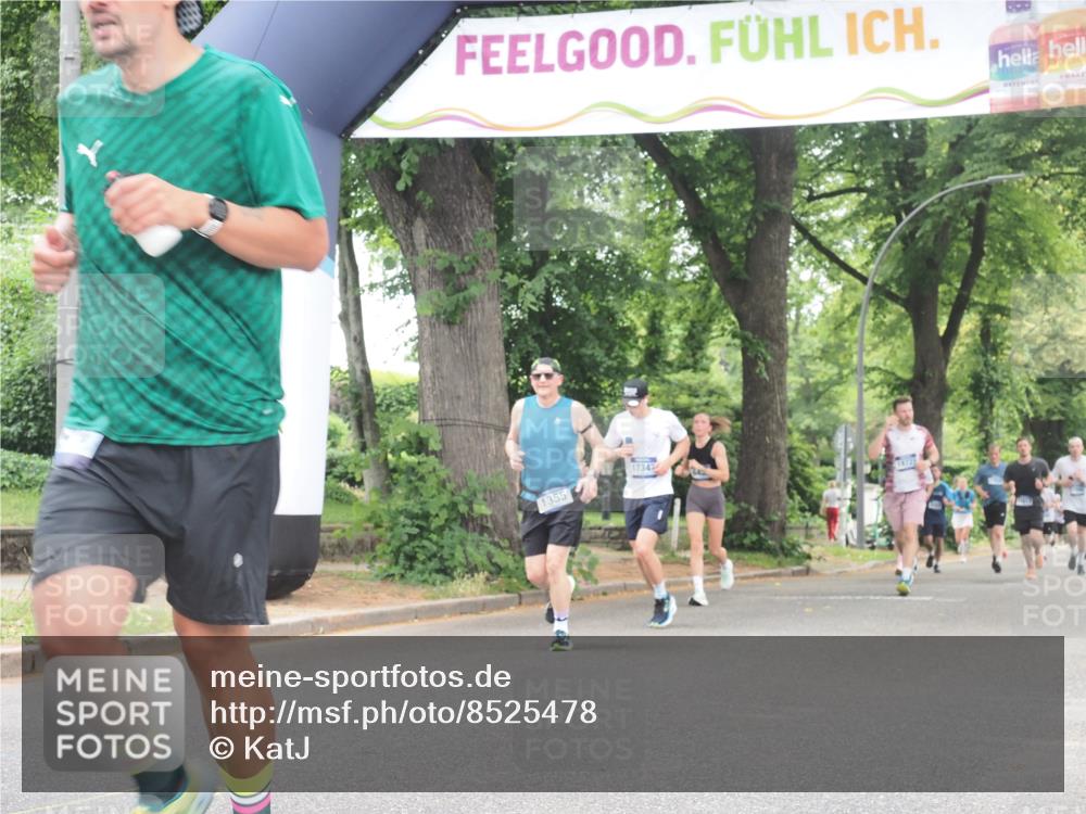 29.06.2025 - hella hamburg halbmarathon KatJ http://msf.ph/oto/8525478 29.06.2025 10:52:52 Zwischen KM18-KM19 1355, 3994 meine-sportfotos.de