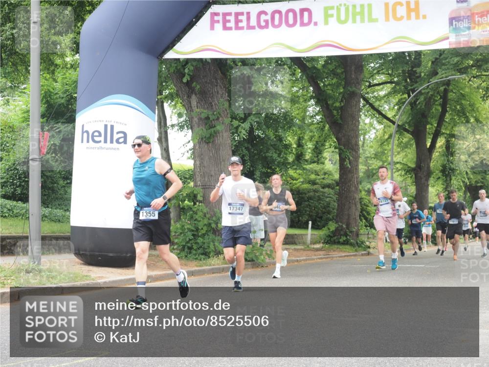 29.06.2025 - hella hamburg halbmarathon KatJ http://msf.ph/oto/8525506 29.06.2025 10:52:53 Zwischen KM18-KM19 1355, 3994 meine-sportfotos.de