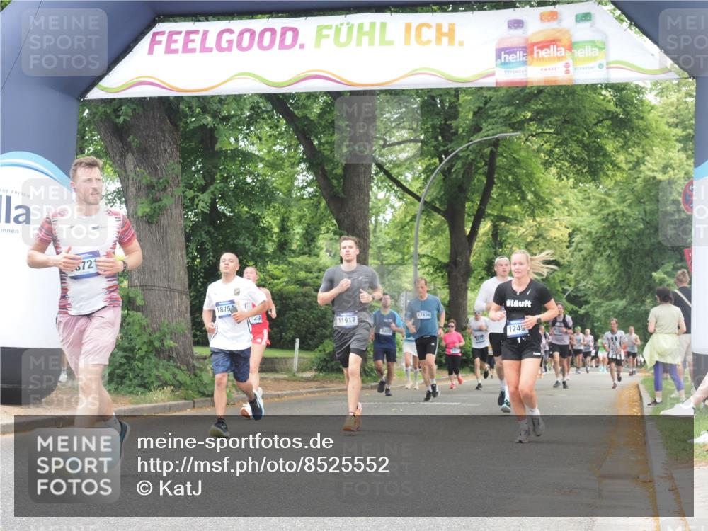 29.06.2025 - hella hamburg halbmarathon KatJ http://msf.ph/oto/8525552 29.06.2025 10:52:57 Zwischen KM18-KM19 1249, 1355, 3994, 6489 meine-sportfotos.de