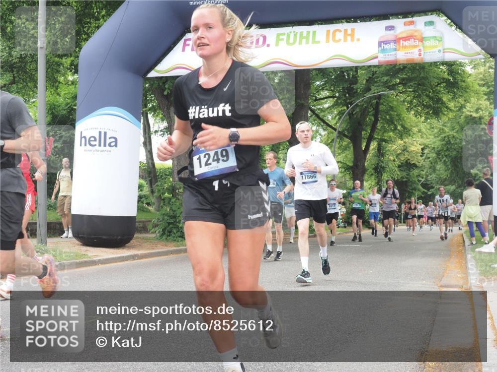 29.06.2025 - hella hamburg halbmarathon KatJ http://msf.ph/oto/8525612 29.06.2025 10:52:59 Zwischen KM18-KM19 1249, 1355, 6489 meine-sportfotos.de