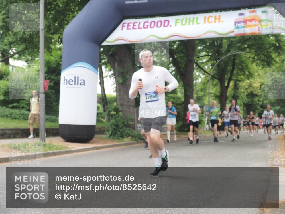 29.06.2025 - hella hamburg halbmarathon KatJ http://msf.ph/oto/8525642 29.06.2025 10:53:00 Zwischen KM18-KM19 1249, 6489 meine-sportfotos.de