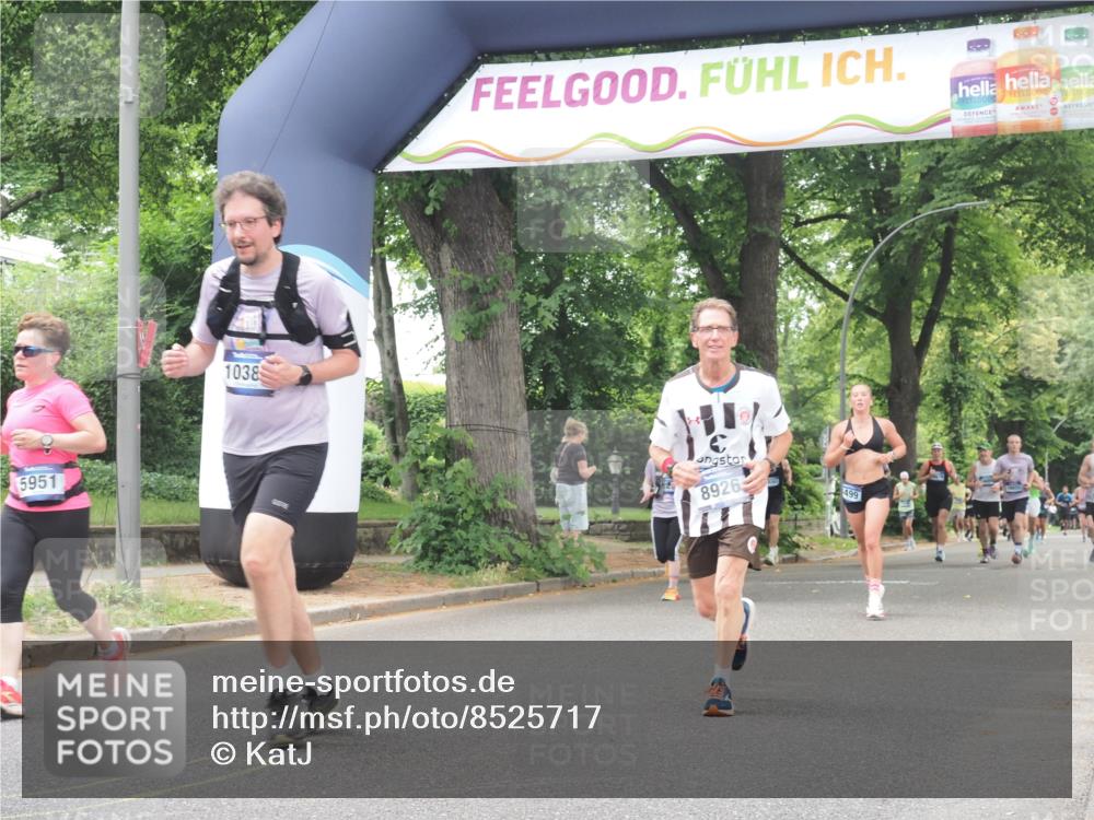 29.06.2025 - hella hamburg halbmarathon KatJ http://msf.ph/oto/8525717 29.06.2025 10:53:05 Zwischen KM18-KM19 1249, 1781, 4499, 5951, 8402 meine-sportfotos.de