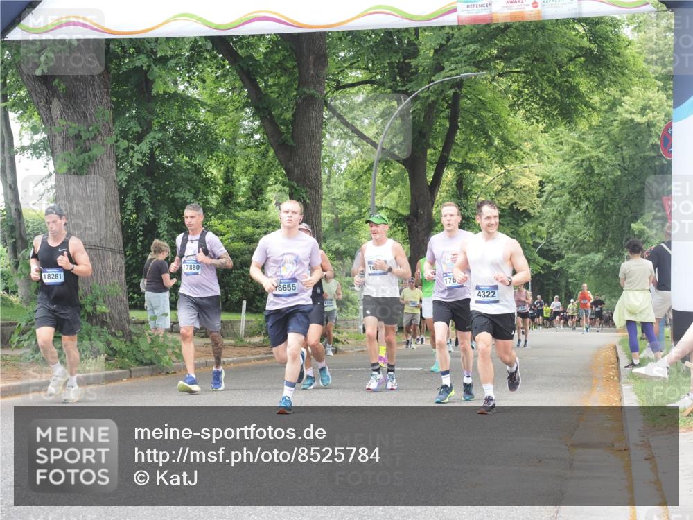 29.06.2025 - hella hamburg halbmarathon KatJ http://msf.ph/oto/8525784 29.06.2025 10:53:10 Zwischen KM18-KM19 1781, 4227, 4322, 4499, 5951, 8402 meine-sportfotos.de