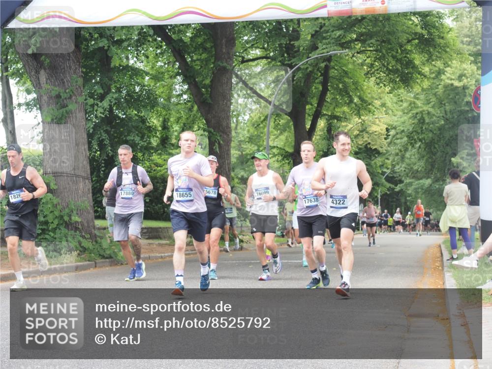29.06.2025 - hella hamburg halbmarathon KatJ http://msf.ph/oto/8525792 29.06.2025 10:53:10 Zwischen KM18-KM19 1781, 4227, 4322, 4499, 5951, 8402 meine-sportfotos.de