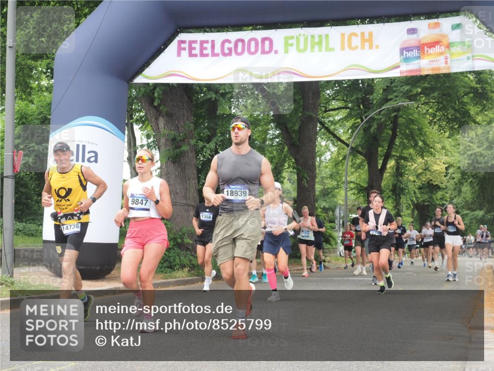 29.06.2025 - hella hamburg halbmarathon KatJ http://msf.ph/oto/8525799 29.06.2025 11:02:28 Zwischen KM18-KM19 1456, 2895, 5390, 8239, 8368 meine-sportfotos.de