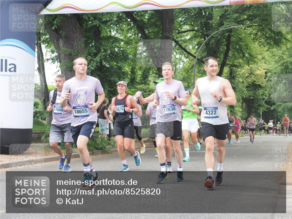 29.06.2025 - hella hamburg halbmarathon KatJ http://msf.ph/oto/8525820 29.06.2025 10:53:11 Zwischen KM18-KM19 4227, 4322, 4499 meine-sportfotos.de