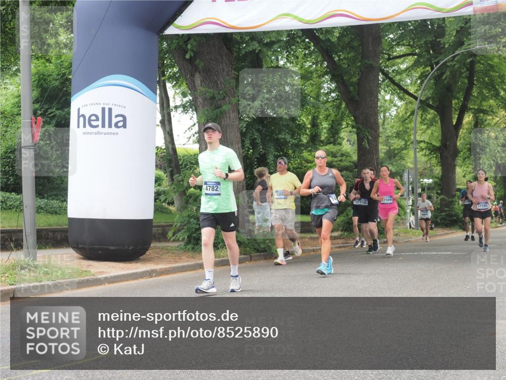 29.06.2025 - hella hamburg halbmarathon KatJ http://msf.ph/oto/8525890 29.06.2025 10:53:17 Zwischen KM18-KM19 1790, 3461, 4286, 4322, 4782, 7485 meine-sportfotos.de