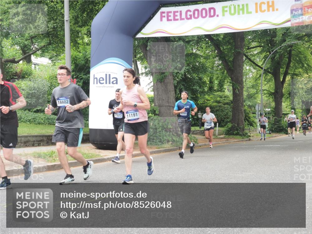 29.06.2025 - hella hamburg halbmarathon KatJ http://msf.ph/oto/8526048 29.06.2025 10:53:23 Zwischen KM18-KM19 2142, 4782, 5869, 7323, 7485 meine-sportfotos.de